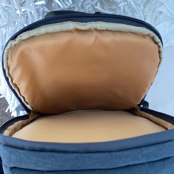 G-raphy Camera Backpack - Picture 12 of 15